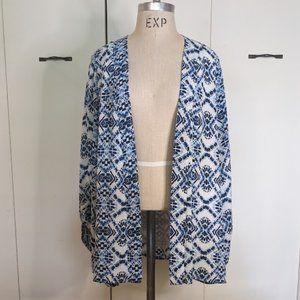 Lightweight covering, blue and white. size L